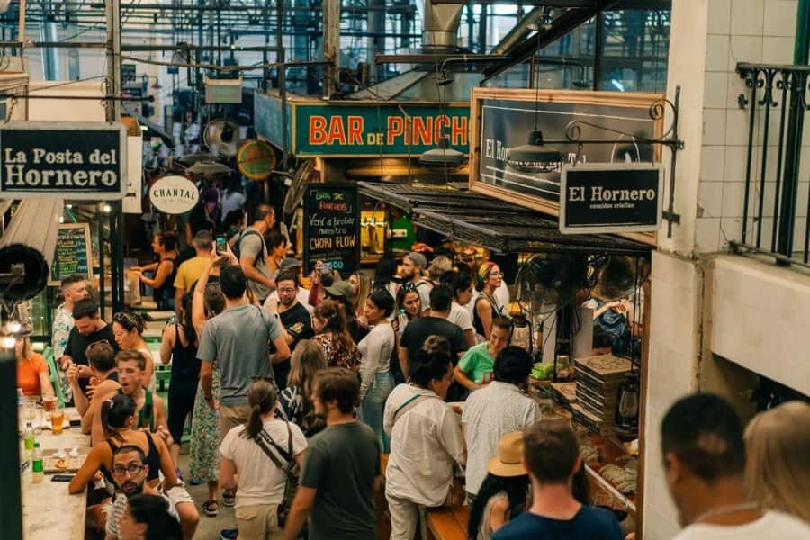 San Telmo: Historical Guided Tour with Street Food & Drinks - The aperitif and drink flow: why they start before the market