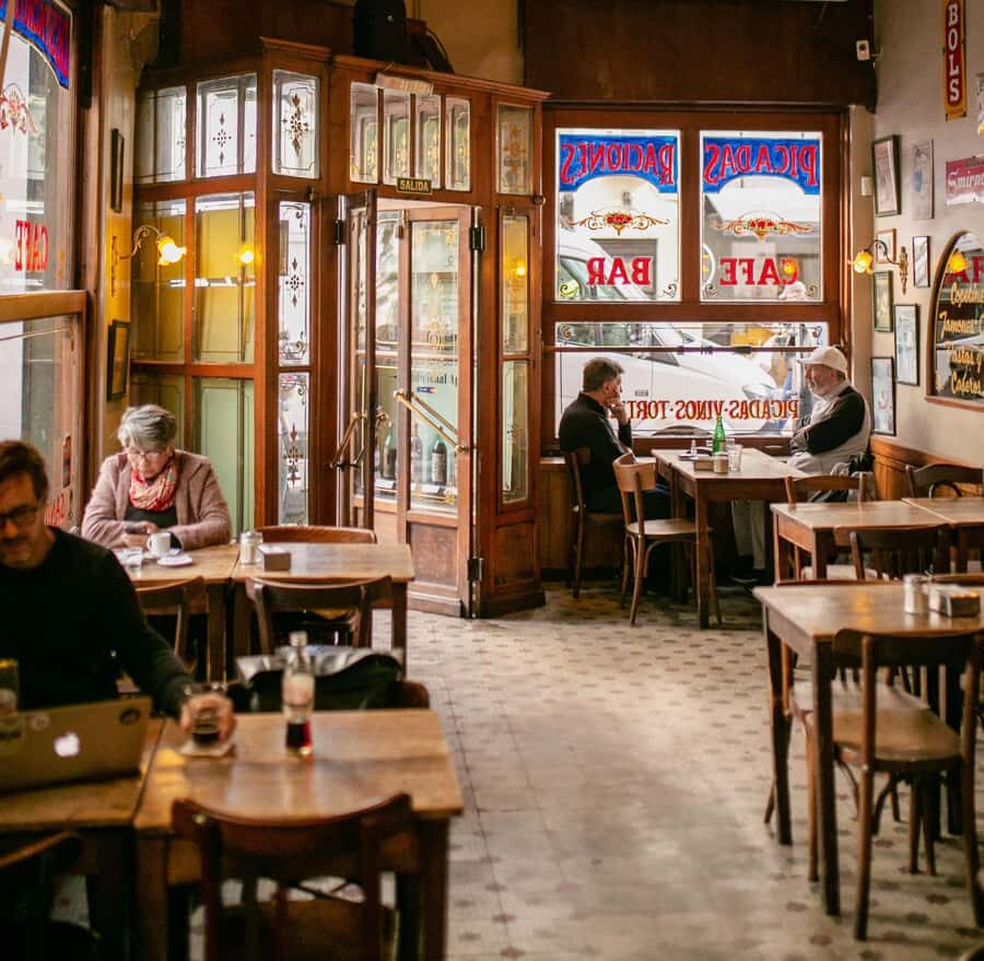 San Telmo: Historical Guided Tour with Street Food & Drinks - San Telmo Market food stops: classic flavors with modern takes