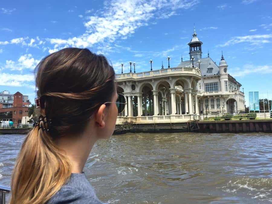 Tigre: River Delta Panoramic Boat Tour - What you’ll actually see: houses, schools, a church, and that unmistakable river rhythm