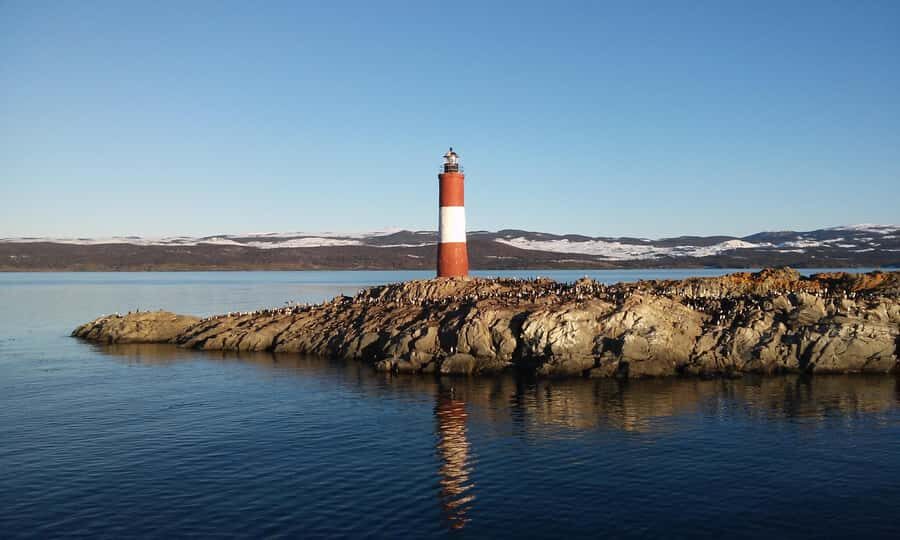Ushuaia: Beagle Channel Catamaran Tour - Les Eclaireurs Lighthouse: the classic photo stop with real context