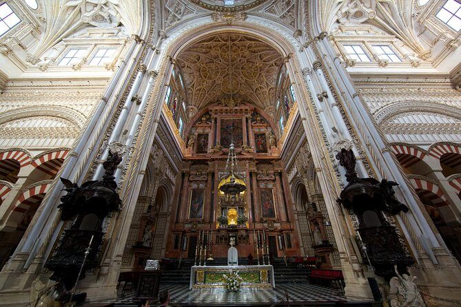 Visit in Spanish to the Cathedral Mosque. Does not include entrance ticket - A 90-Minute Time Tunnel Through Córdoba’s Most Famous Monument